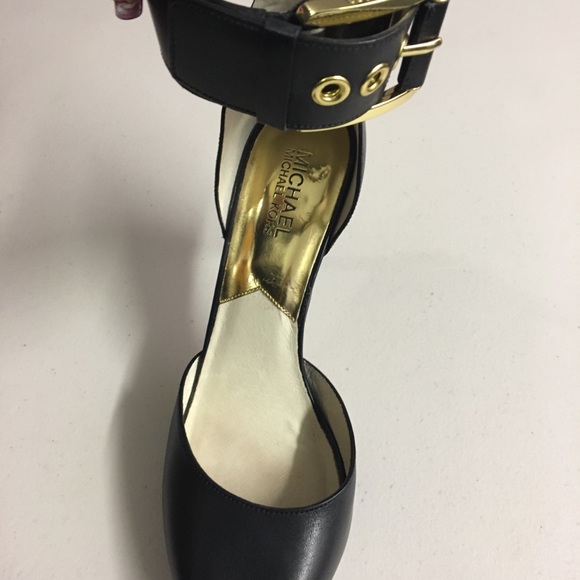 MICHEAL Micheal Kors Black Ankle Strap Heels  - Picture 3 of 6
